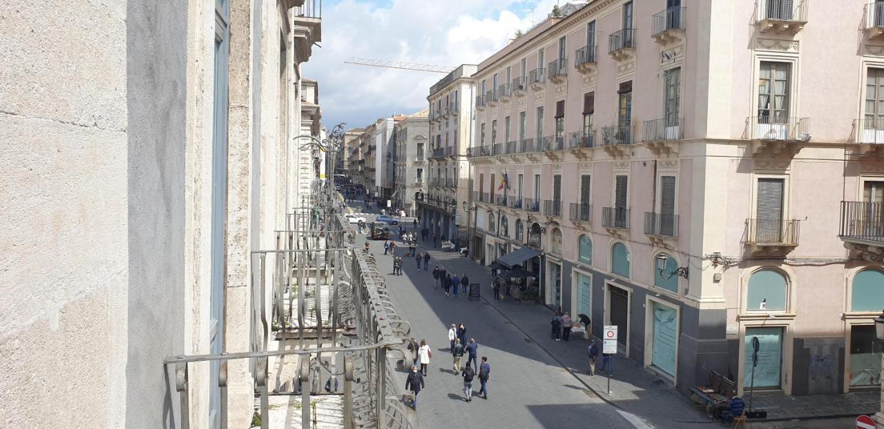 Palazzo La Piana Rooms Катания Екстериор снимка
